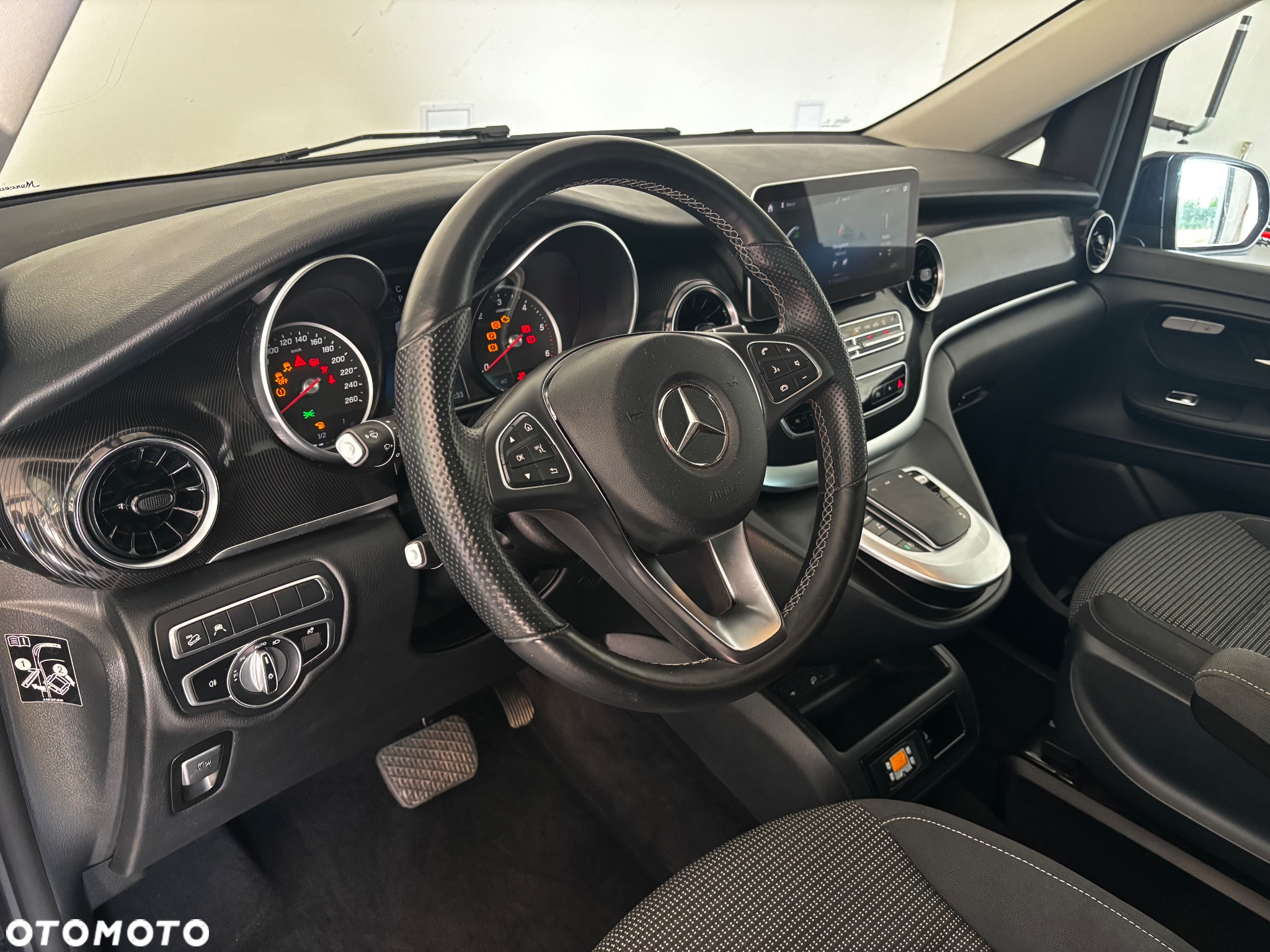 Mercedes-Benz Klasa V 250 d lang 4Matic 9G-TRONIC Style - 17