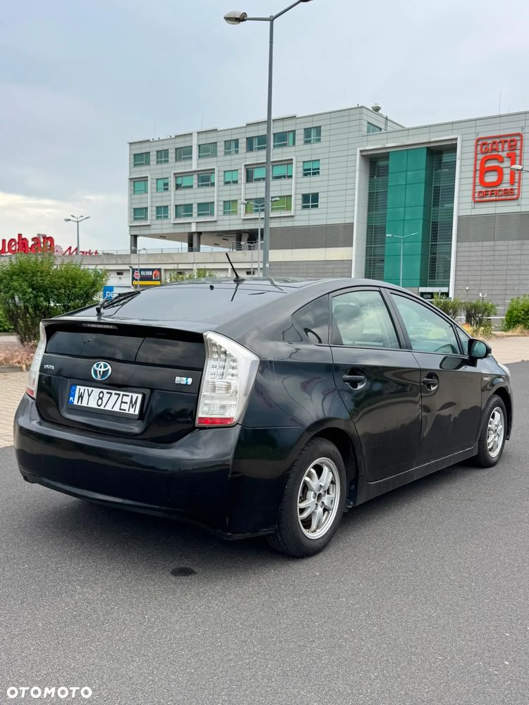 Toyota Prius 1.8 HSD Sol - 3