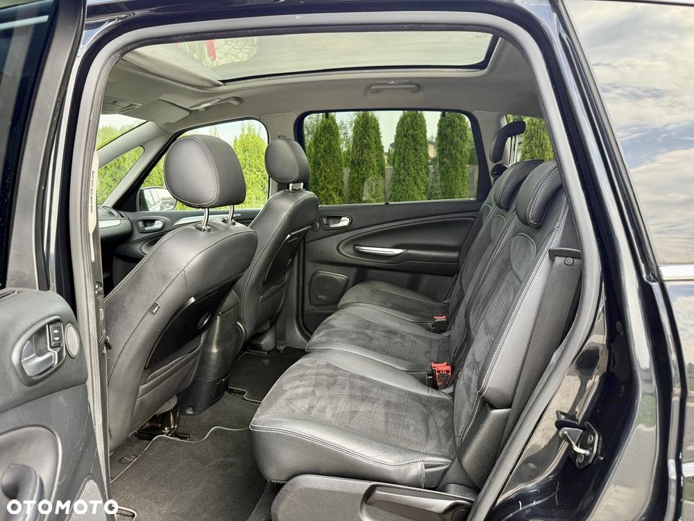 Ford S-Max 2.2 TDCi DPF Titanium X - 19
