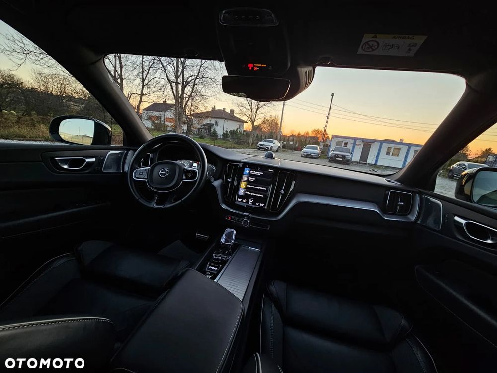 Volvo XC 60 T6 Plug-In Hybrid AWD R-Design - 15