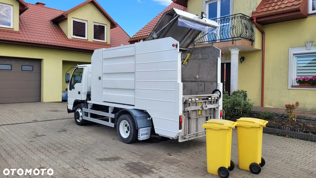 Isuzu MYJKA DO POJEMNIKÓW - 2