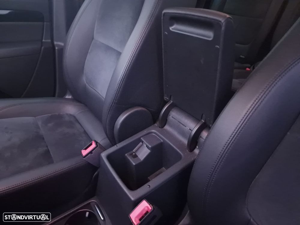 VW Sharan 2.0 TDI Blue Highline - 25