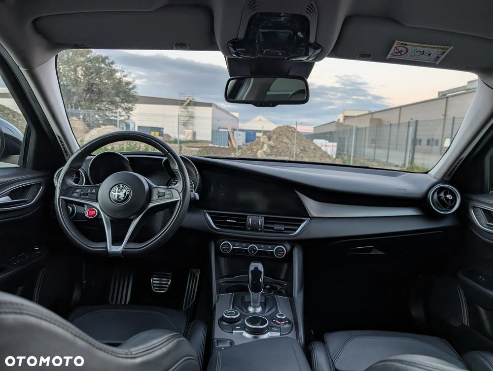 Alfa Romeo Giulia - 13