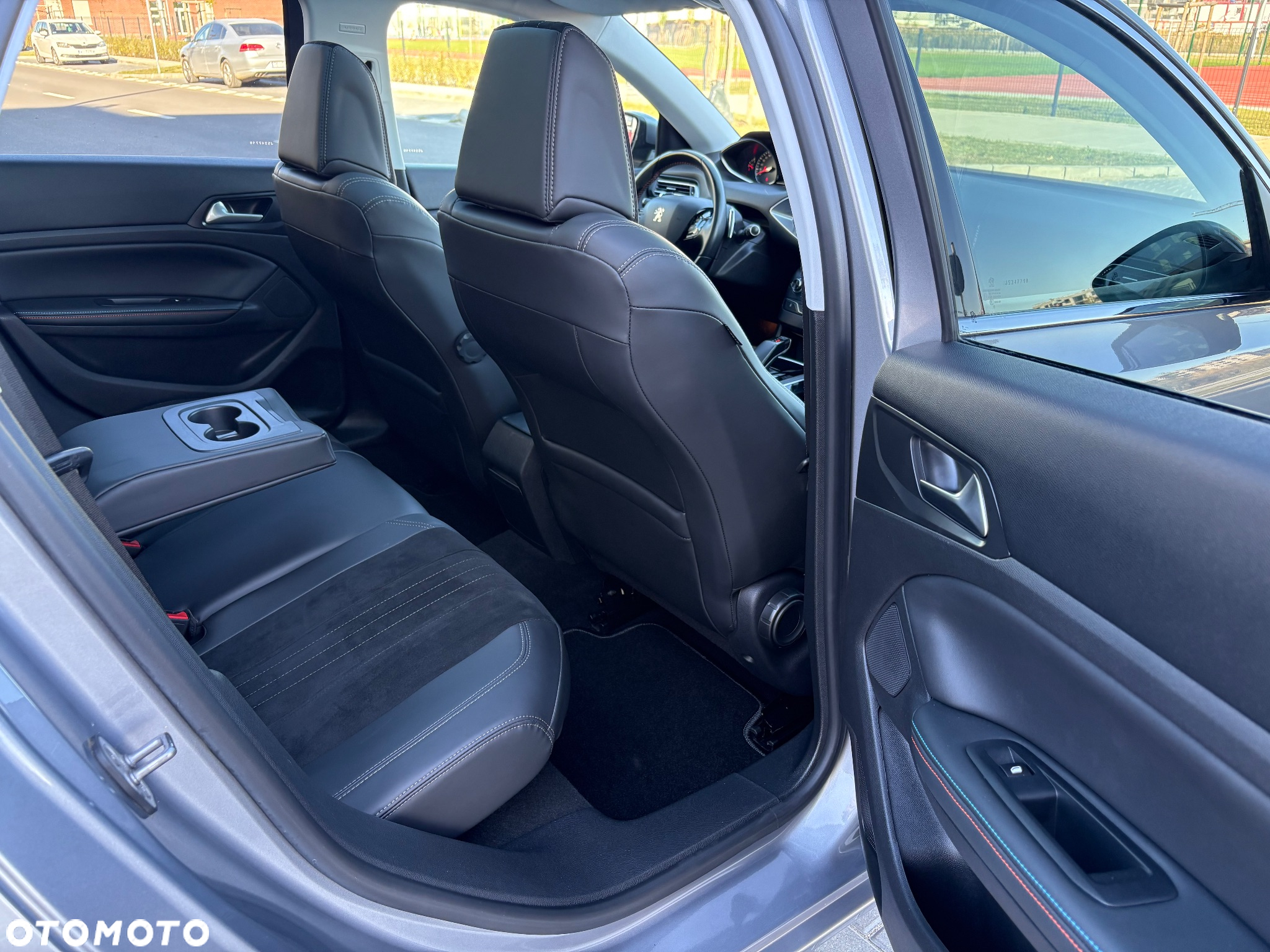 Peugeot 308 SW 1.5 BlueHDi Allure S&S EAT8 - 22