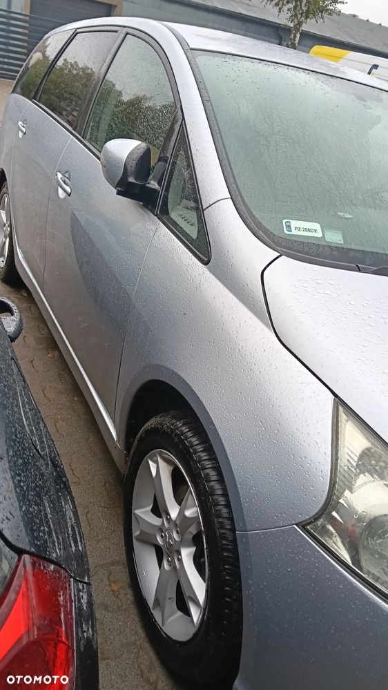 Mitsubishi Grandis - 17