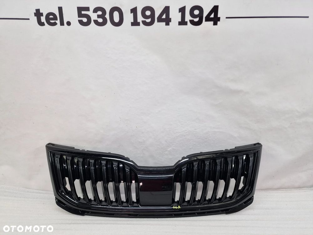 SKODA OCTAVIA 3 III LIFT VRS / RS 16- ATRAPA / GRILL PRZEDNI PRZÓD , NR 5E0853653C , NR AUKCJI GL663 - 1