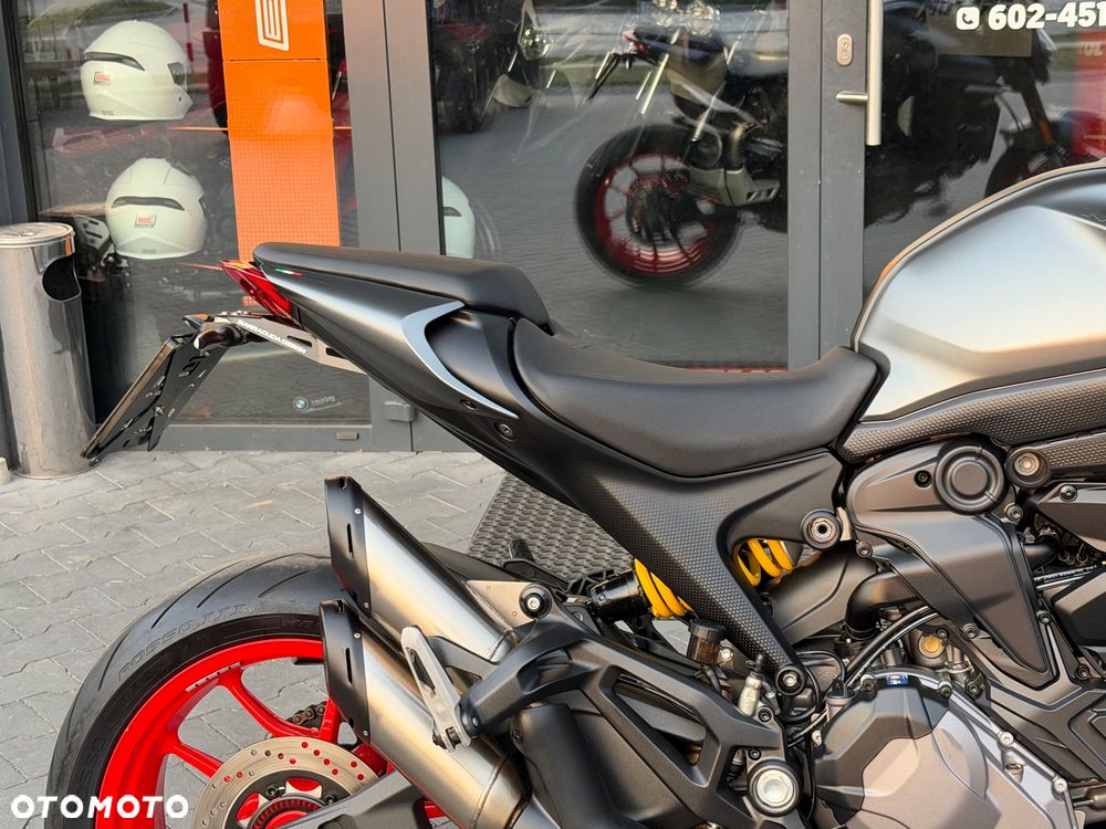 Ducati Monster - 10