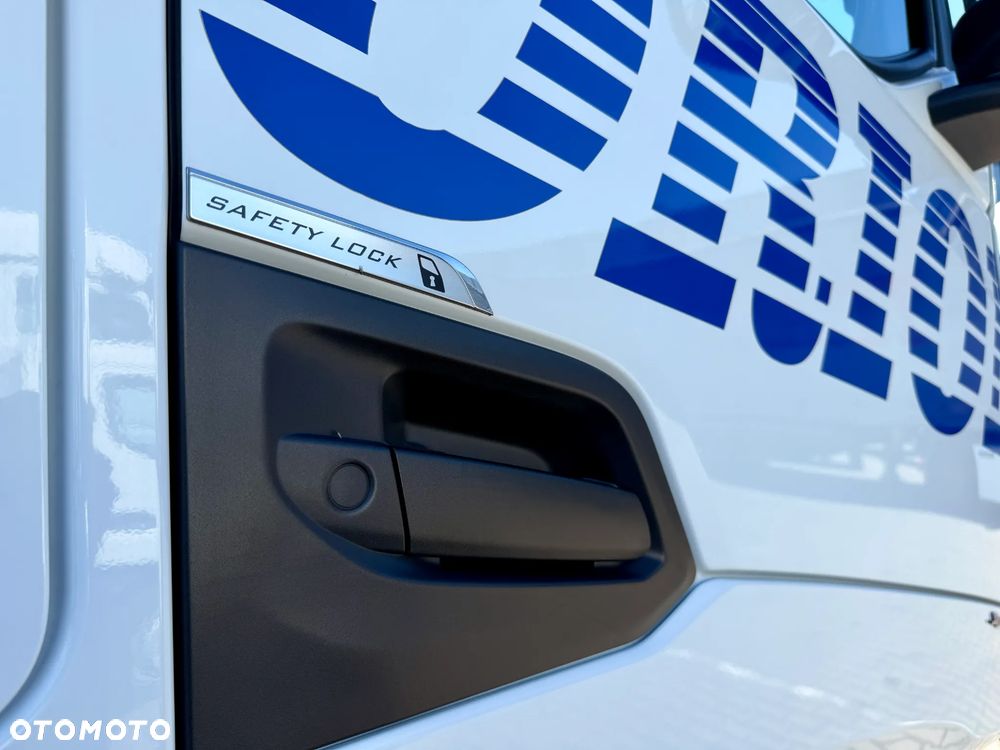 Iveco S-Way - 10