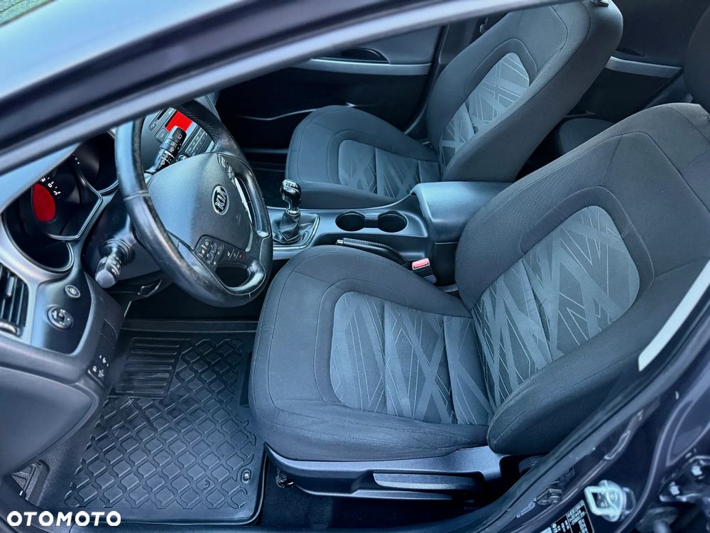 Kia Ceed - 14