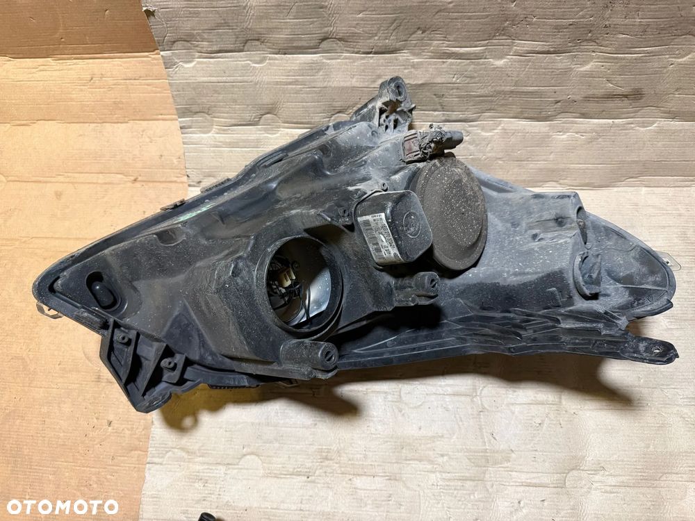 Lampa przód OPEL ASTRA III  prawa 1EG270370 - 6