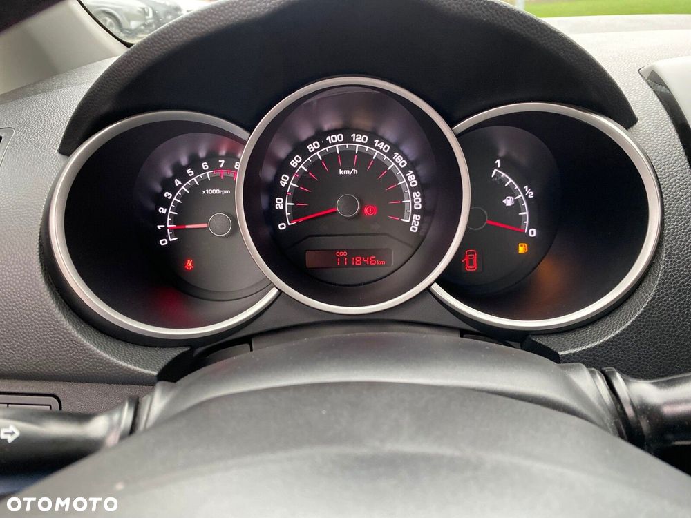 Kia Venga - 19