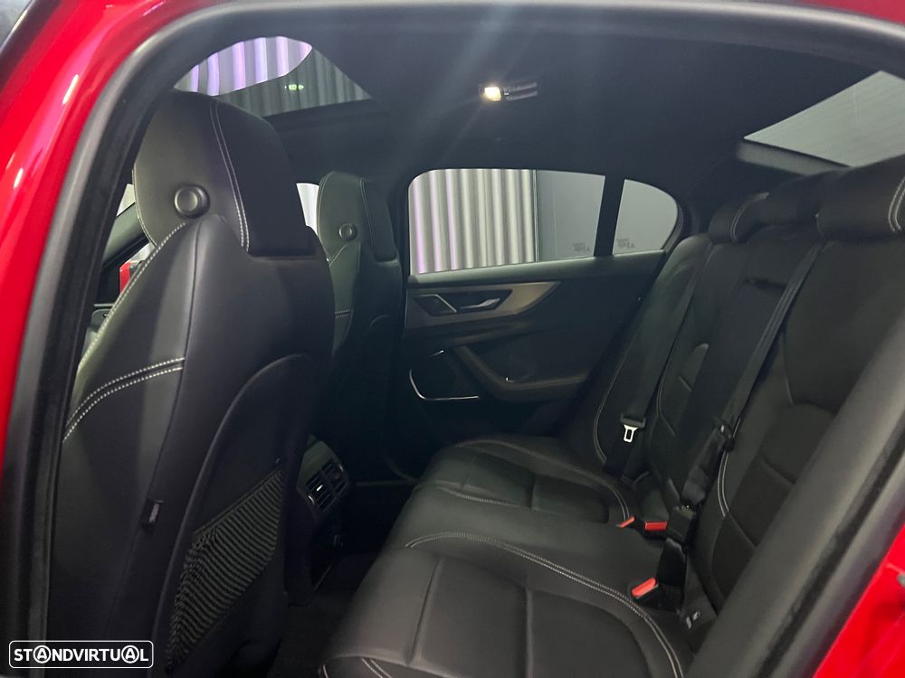 Jaguar XE D180 Aut. R-Dynamic S — fotografia 18