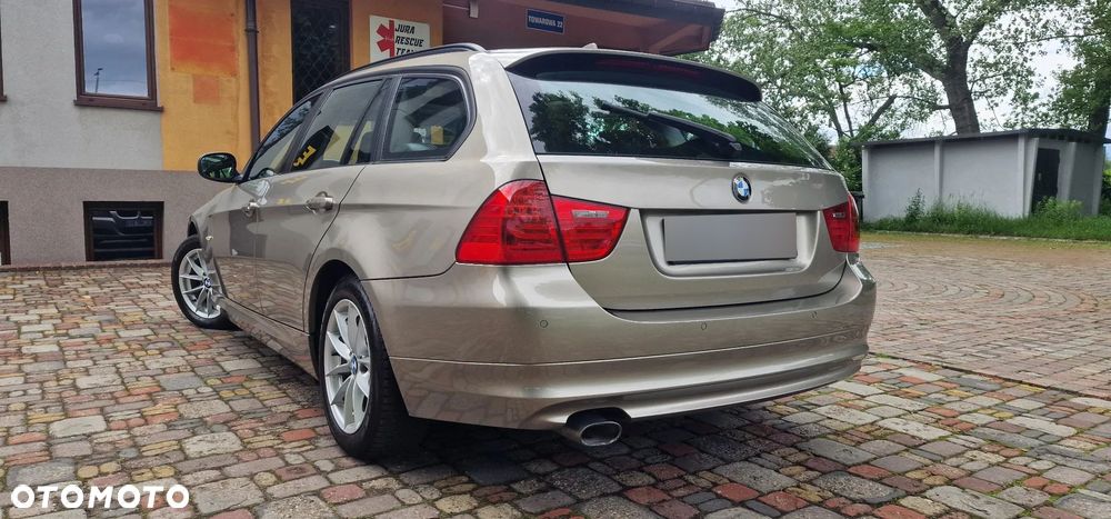 BMW Seria 3 320d DPF Edition Sport - 30