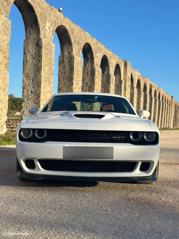 Dodge Challenger Auto SRT Hellcat - 4