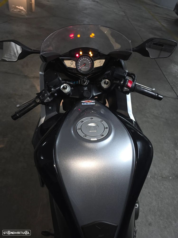Honda VFR 1200f Versão 2013 Manual - 11