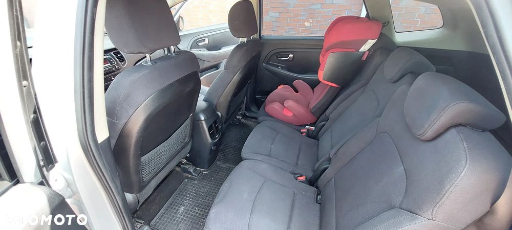 Kia Carens 1.6 GDI M - 8