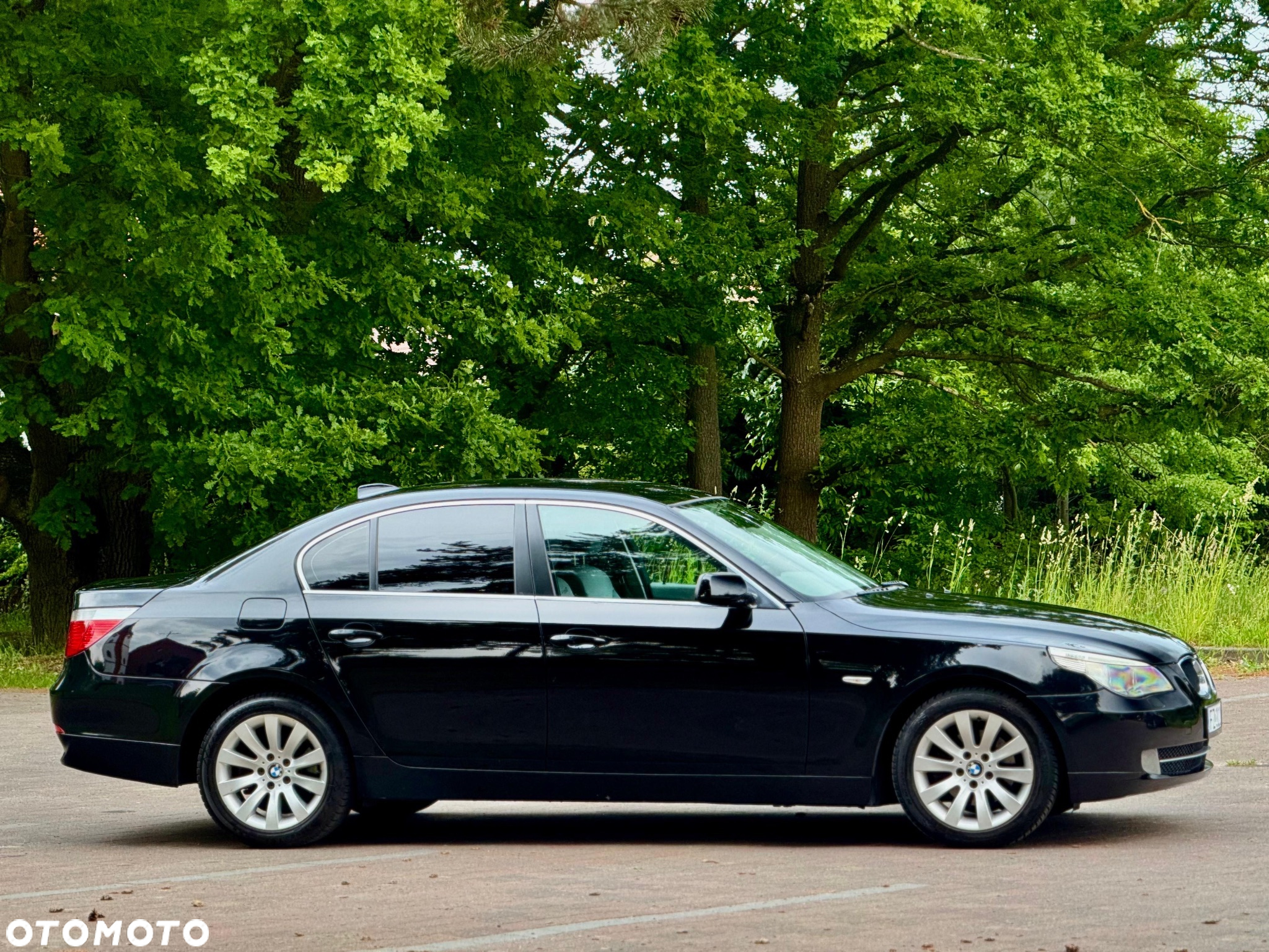 BMW Seria 5 520i - 14
