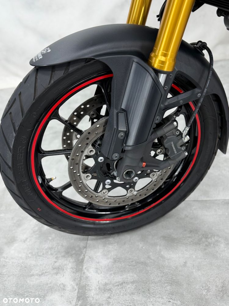 Suzuki V-STROM - 24