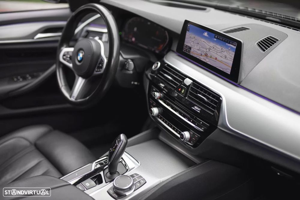 BMW 520 d Pack Desportivo M Auto - 15