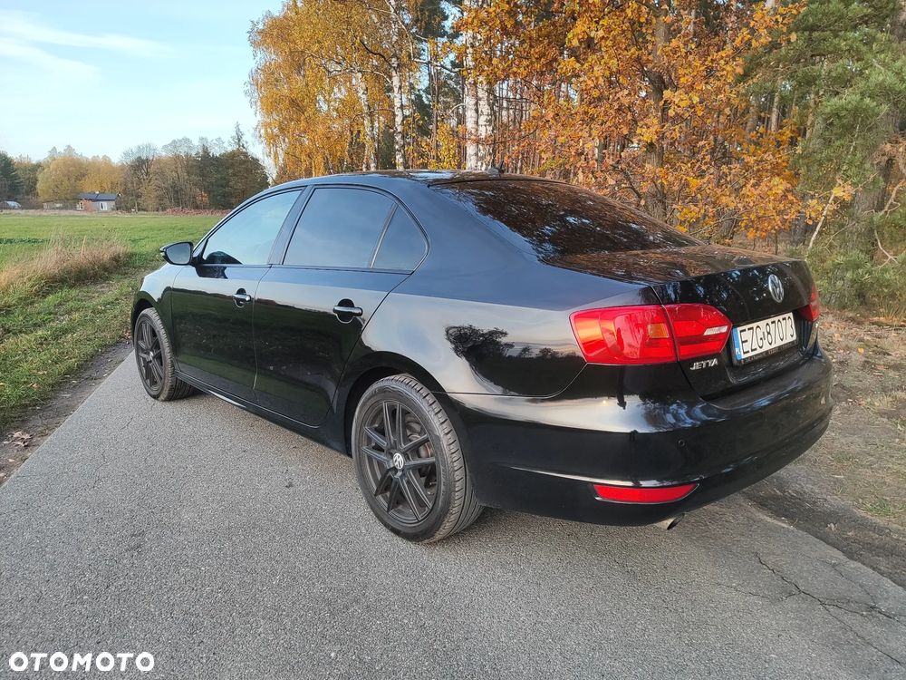 Volkswagen Jetta 1.6 TDI BMT Trendline - 4
