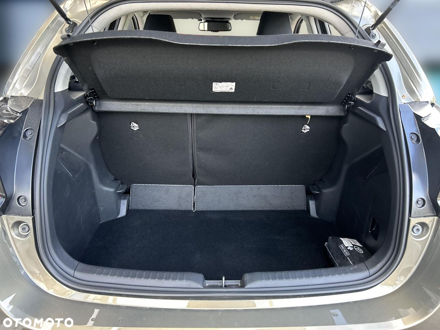 Toyota Yaris Hybrid 1.5 Style - 26
