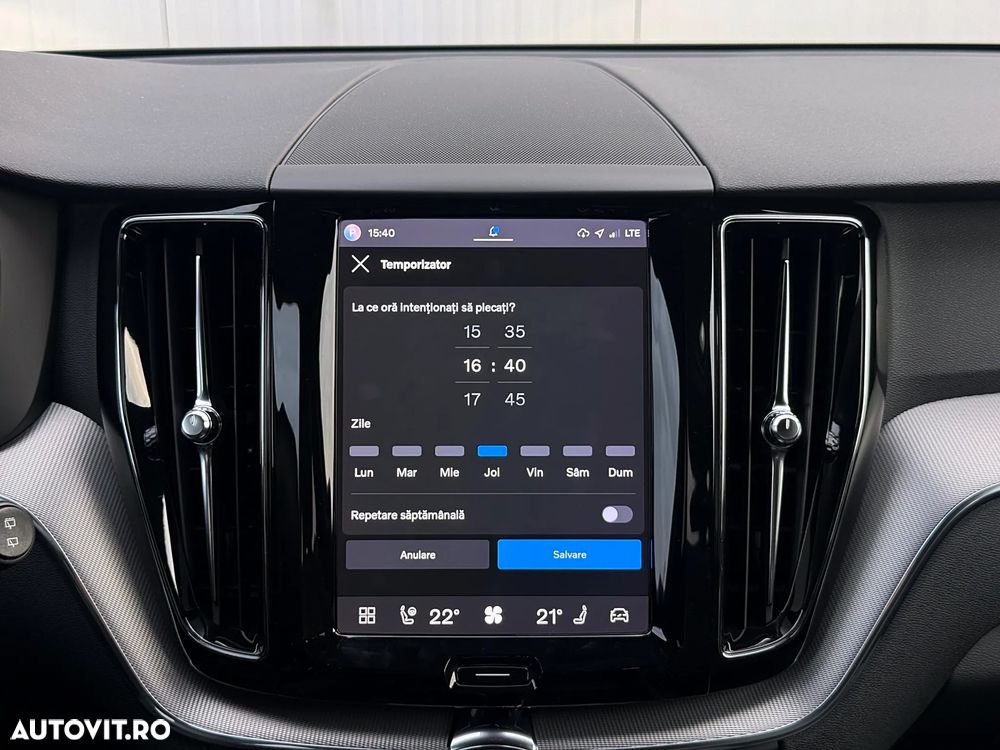 Volvo XC 60 B4 D Plus Dark - 25