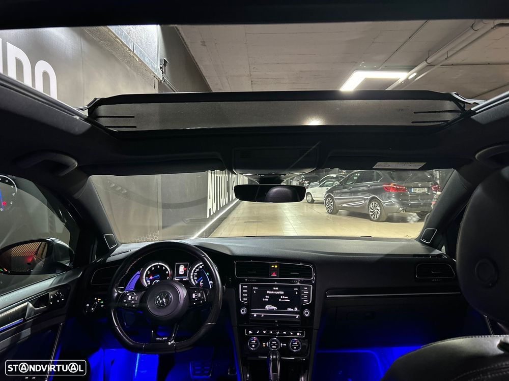 VW Golf Variant R 4Motion BlueMotion DSG - 25