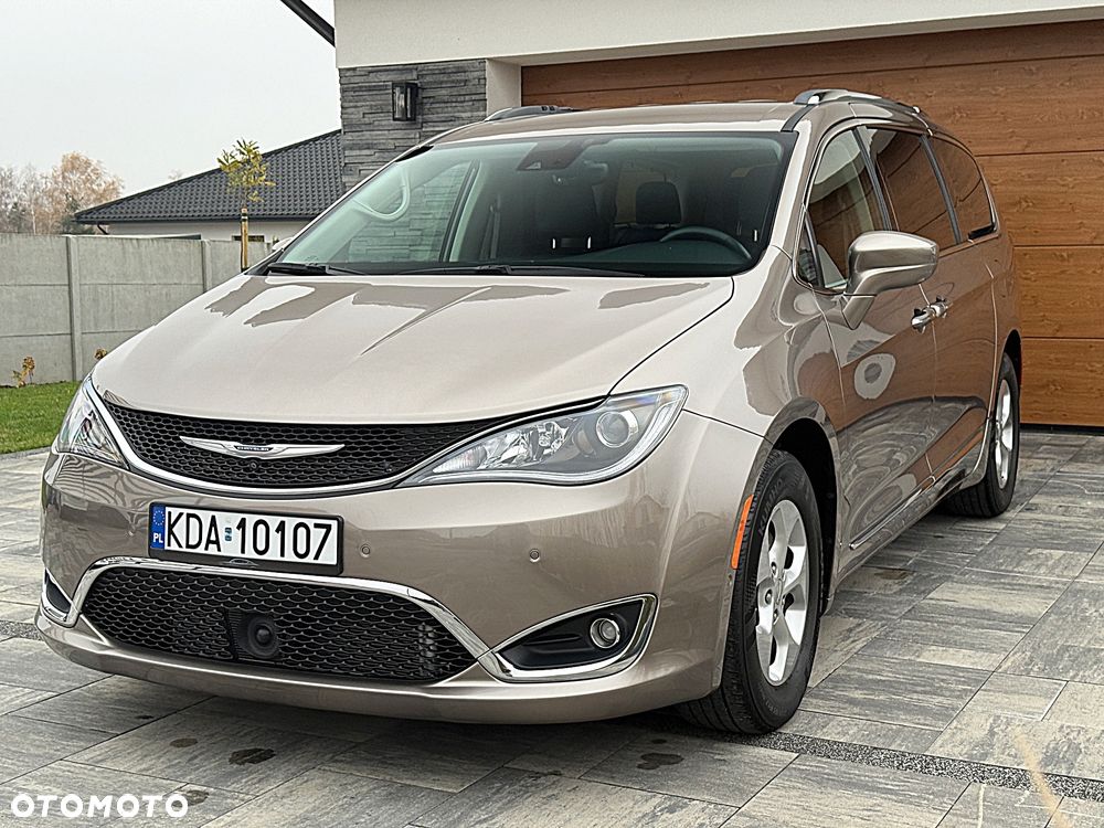 Chrysler Pacifica - 27