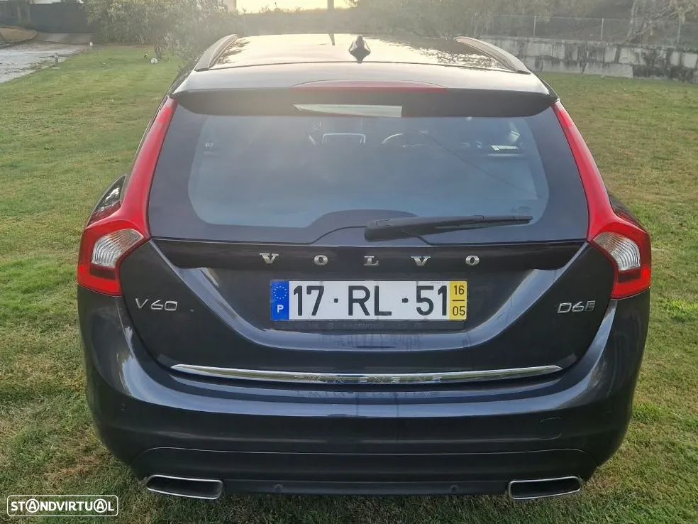 Volvo V60 2.4 D6 Momentum AWD Phev - 23
