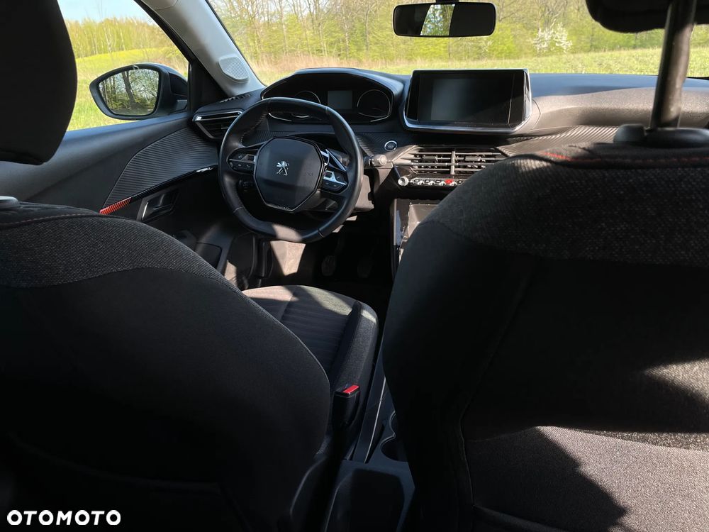 Peugeot 208 - 17