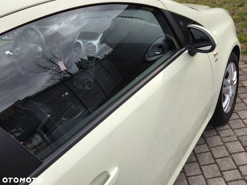 Opel Corsa 1.4 16V Satellite - 24