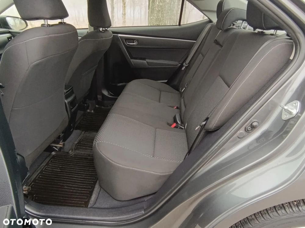 Toyota Corolla 1.6 Premium + - 15