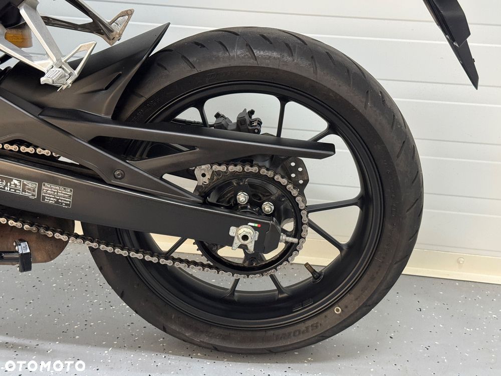 Honda CB - 17