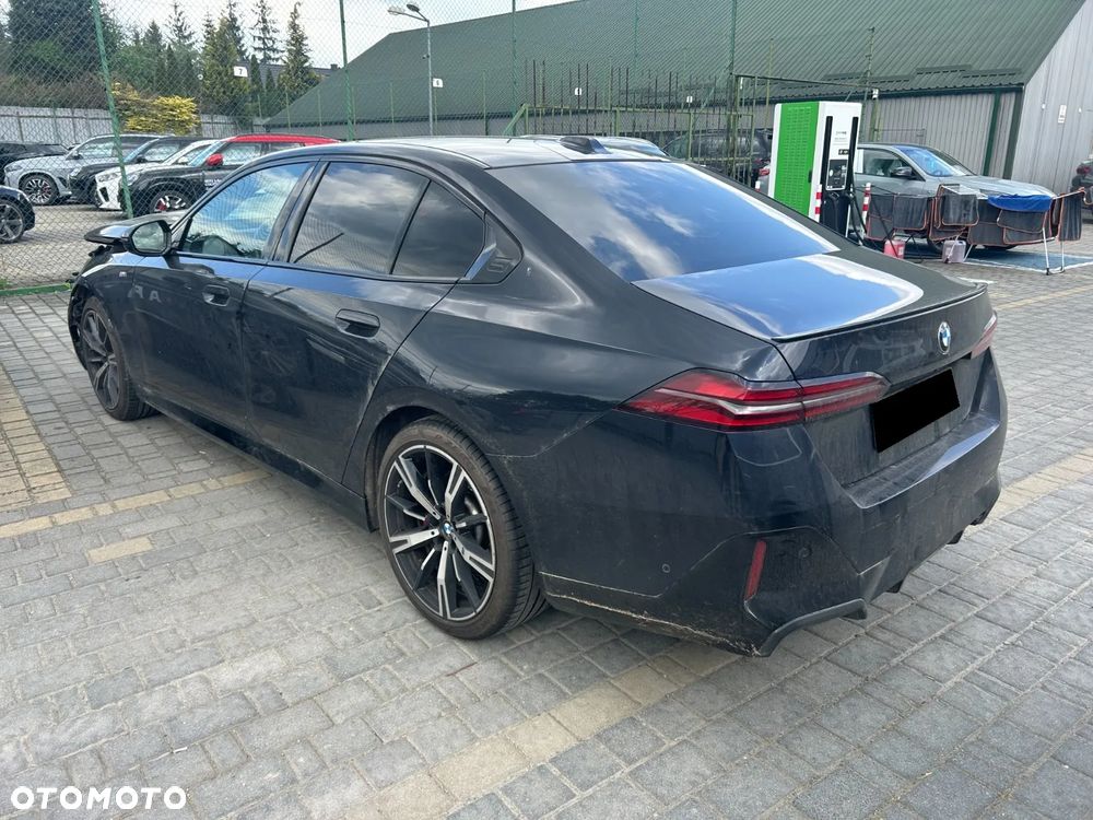 BMW Seria 5 520d xDrive mHEV M Sport - 2