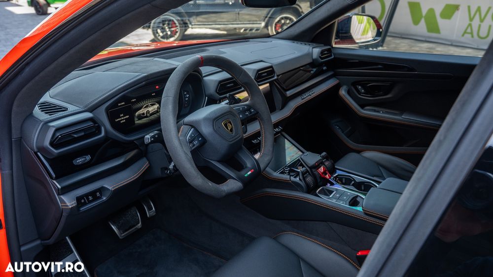Lamborghini URUS - 15