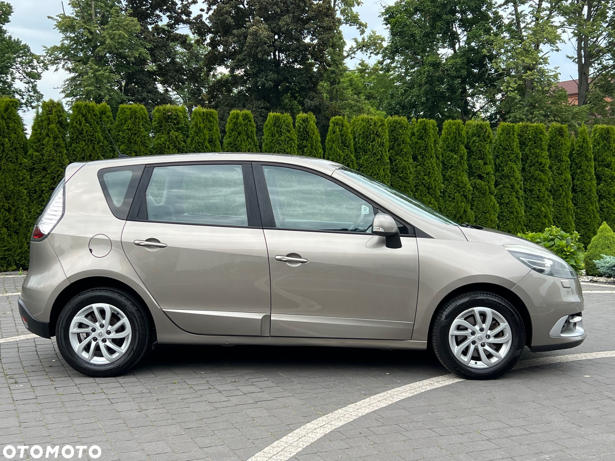 Renault Scenic 1.6 16V TomTom Edition - 4