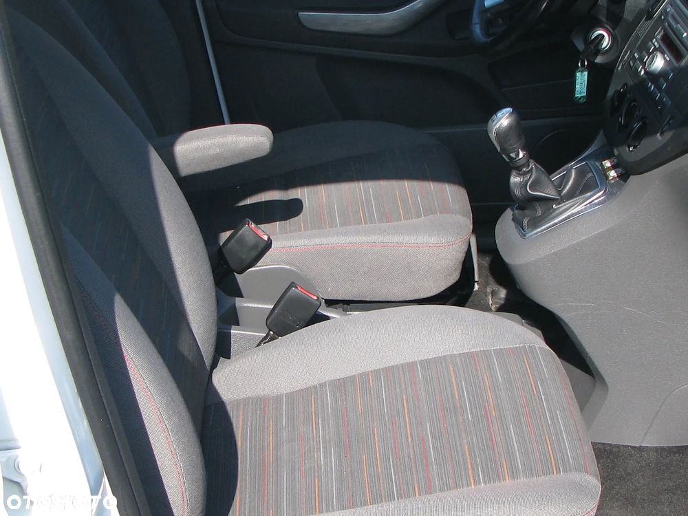 Ford C-MAX 1.8 Style - 8