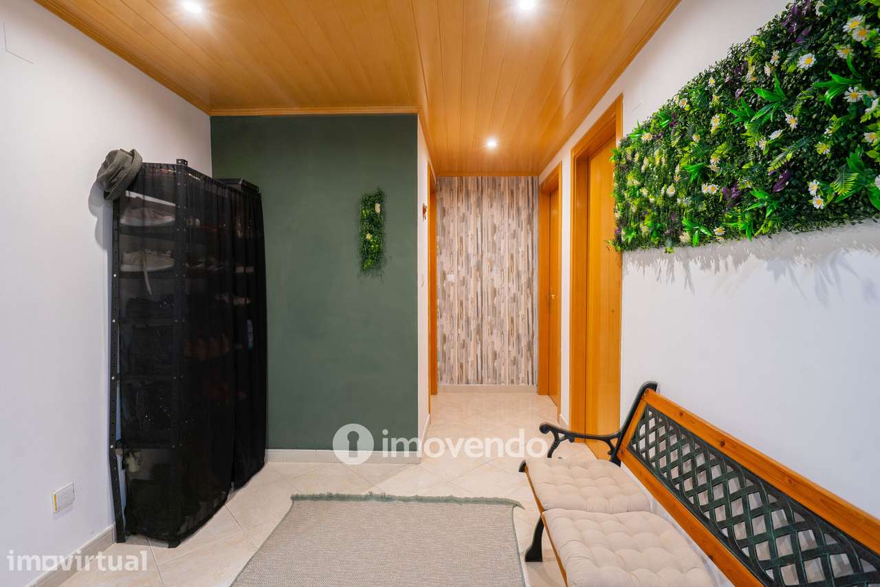 Apartamento T2 com estacionamento e terraço, em Vialonga - Grande imagem: 2/41