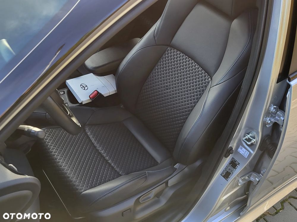 Toyota Yaris Hybrid 1.5 Premiere Edition - 12