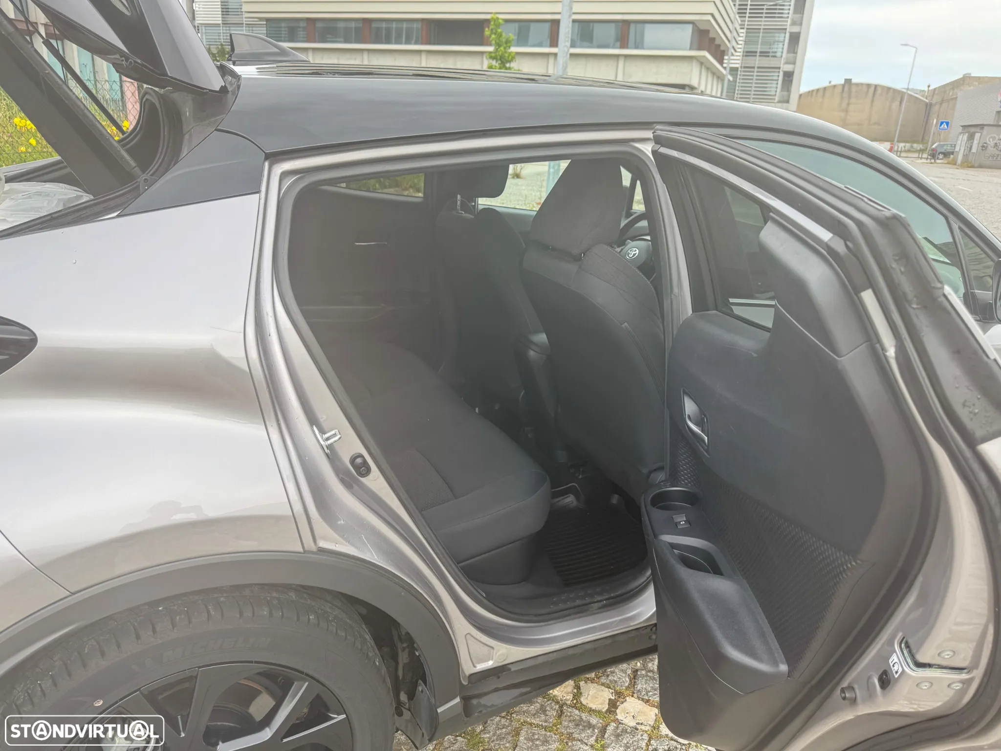 Toyota C-HR 1.8 HSD Comfort+P.Style - 9