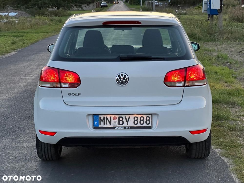 Volkswagen Golf - 6