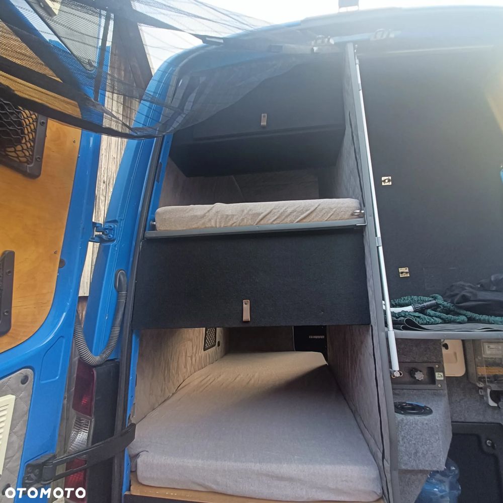 Mercedes-Benz Sprinter - 17