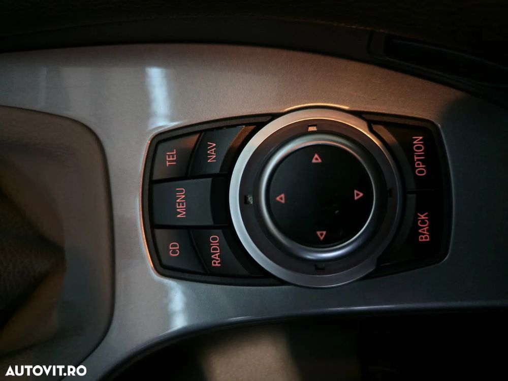 BMW Seria 5 520d - 25