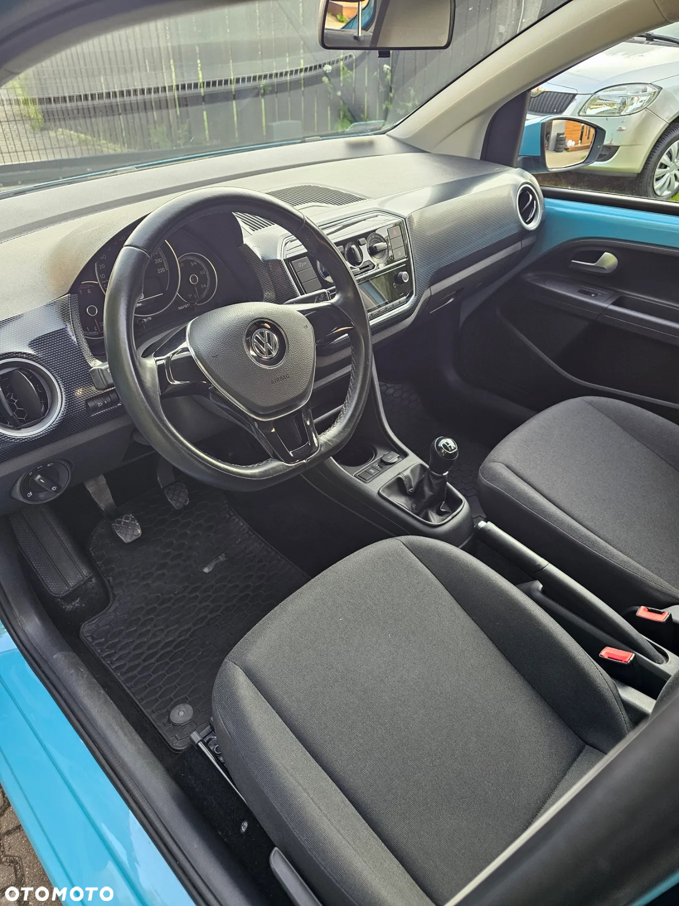 Volkswagen up! 1.0 high - 10
