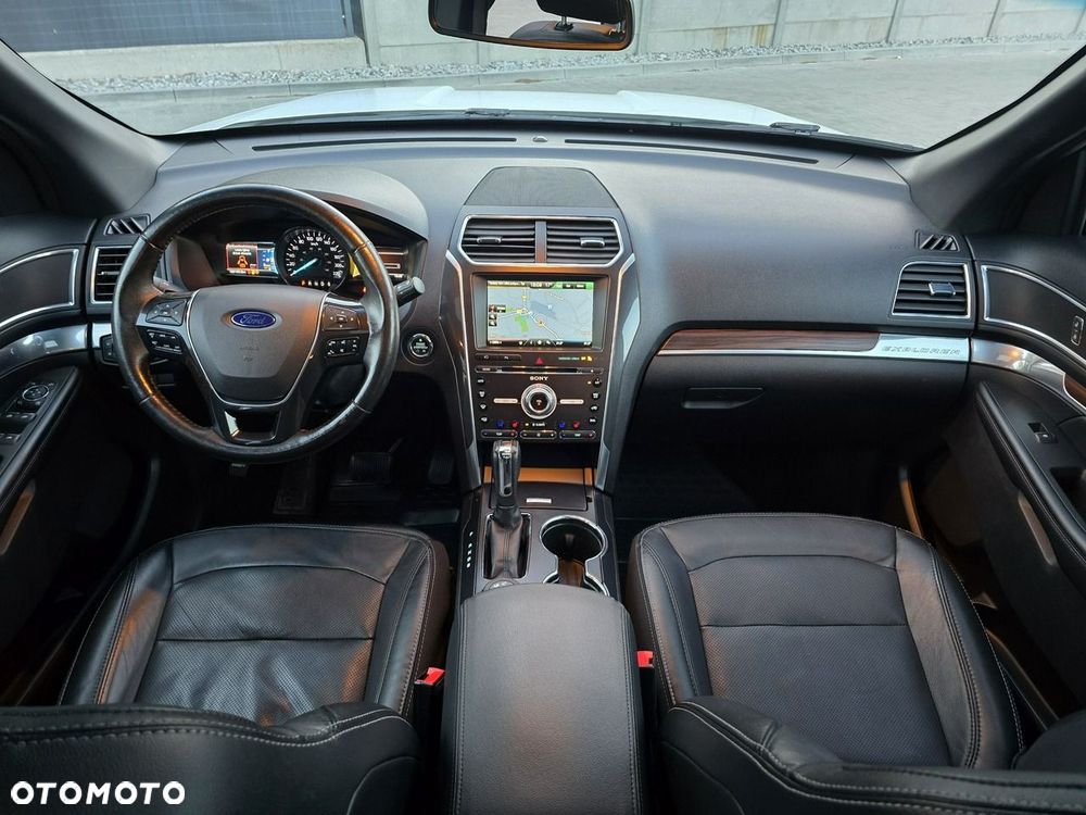 Ford Explorer - 24