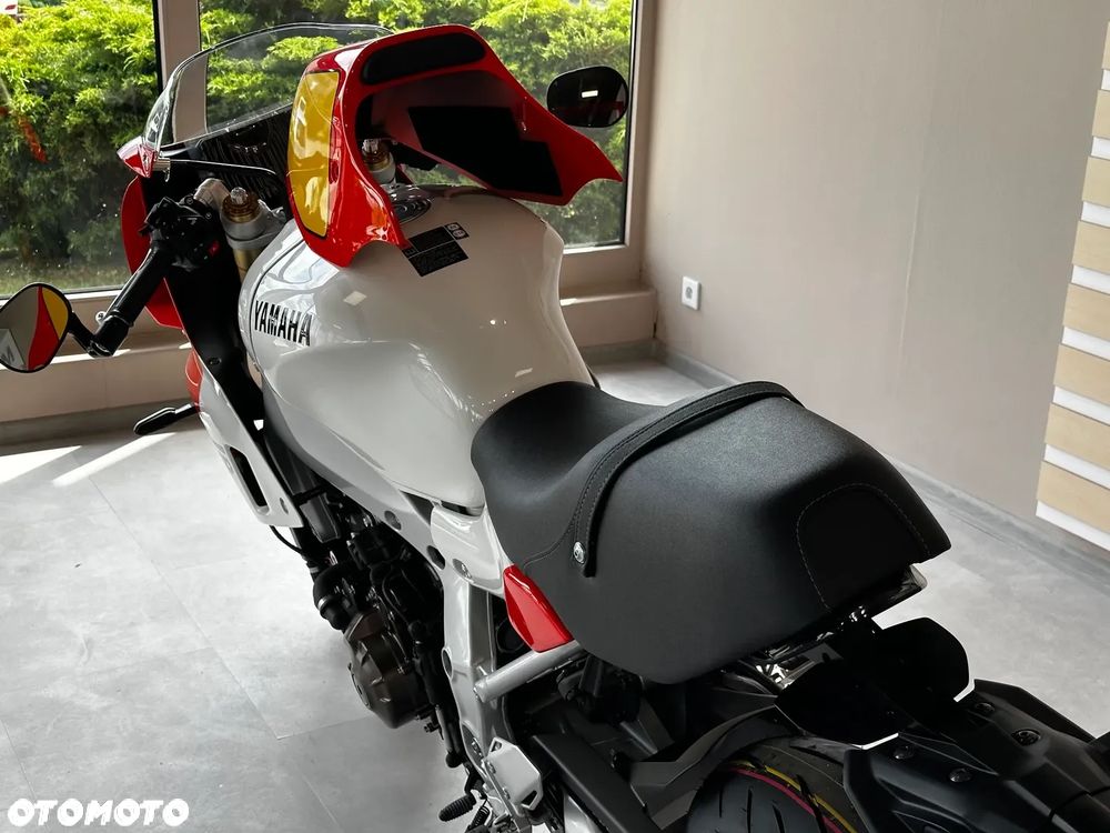 Yamaha XSR - 4