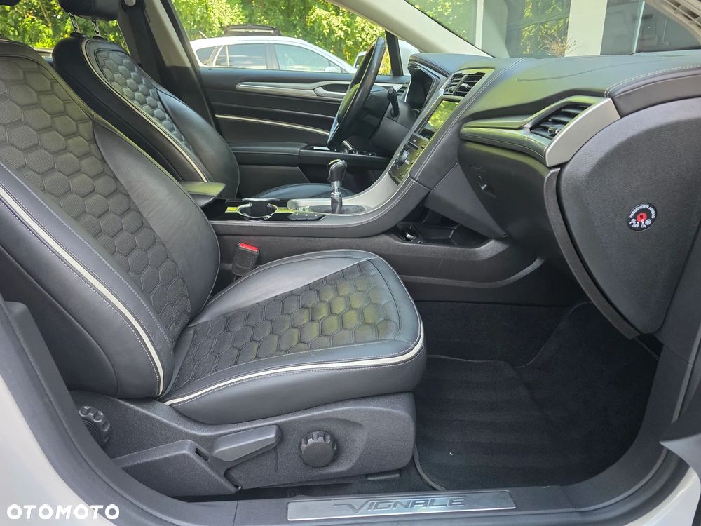 Ford Mondeo - 29