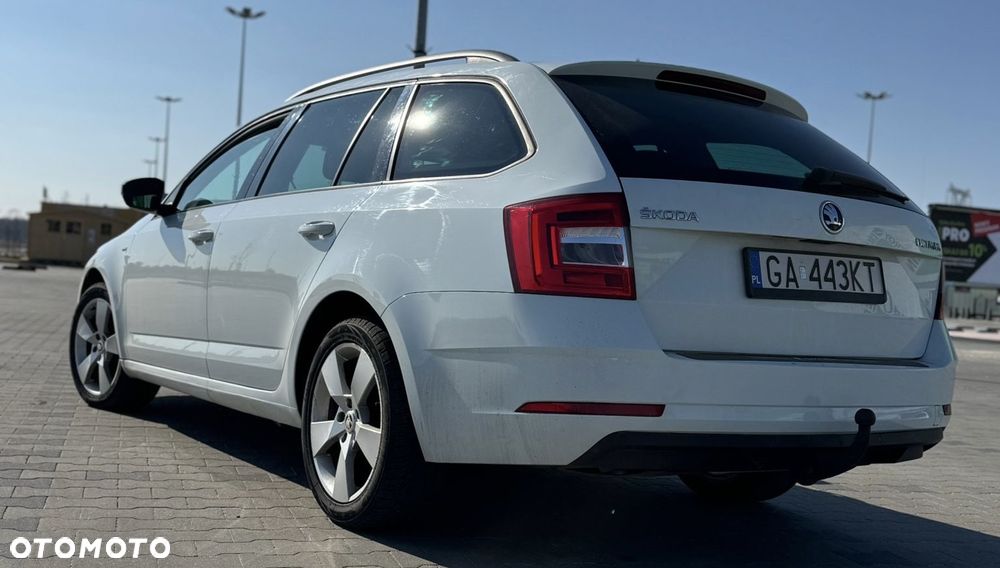 Skoda Octavia 1.6 TDI Clever DSG - 2