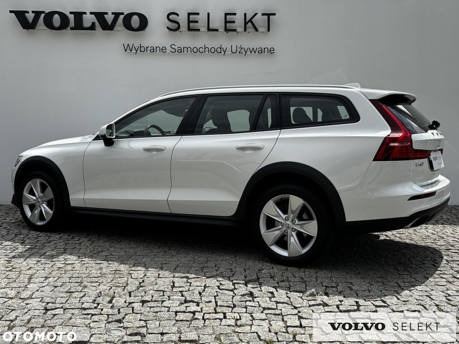 Volvo V60 Cross Country - 4