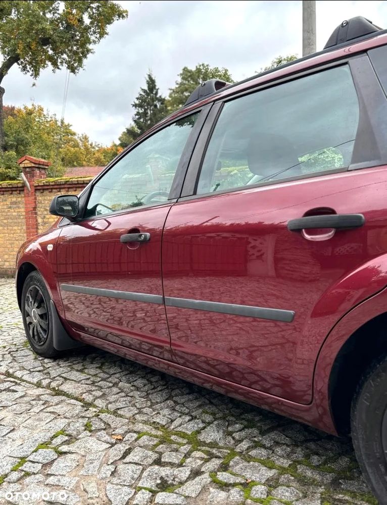 Ford Focus 1.6 16V Connection - 24